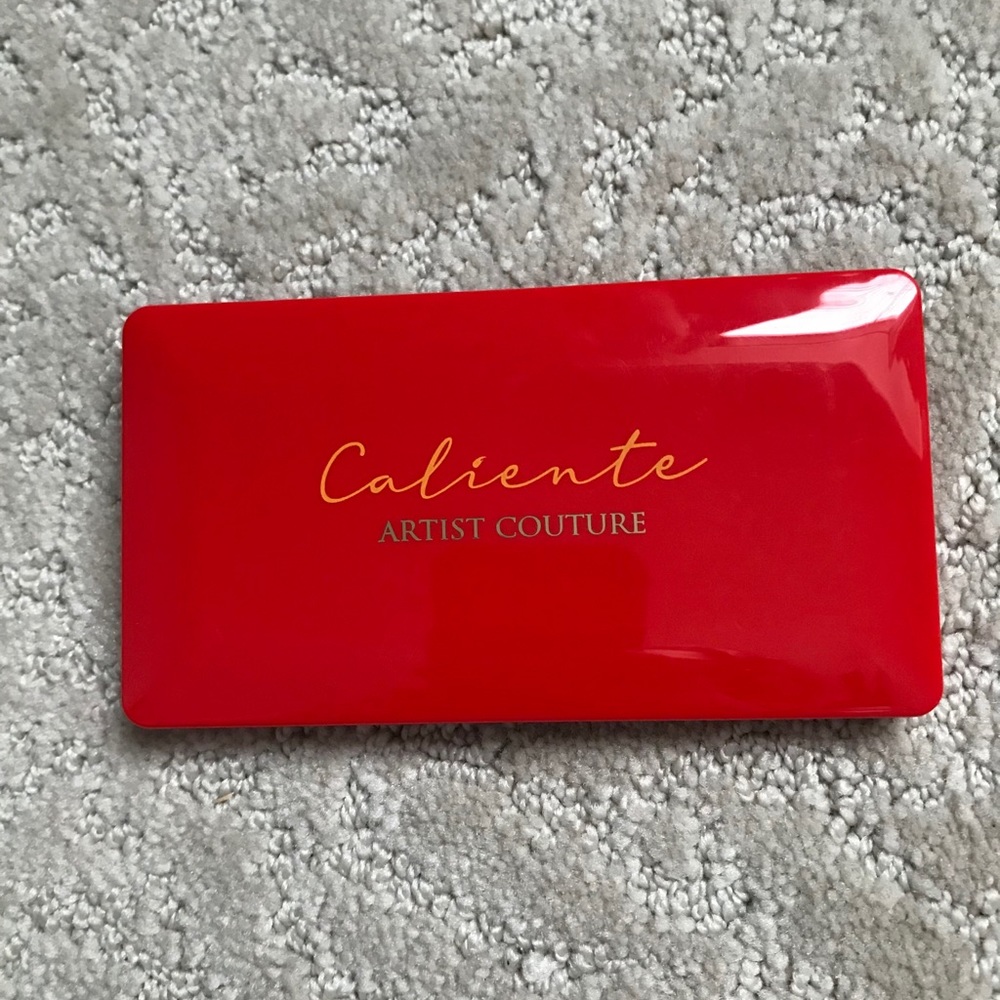 Caliente eyeshadow palette never been used